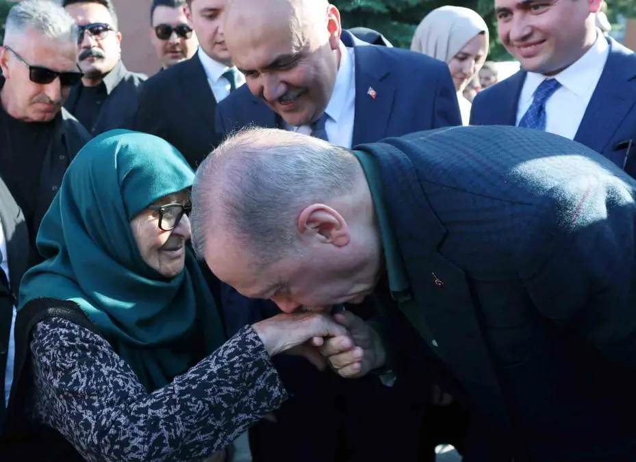 Cumhurbaşkanı Erdoğan: "Ankara’mızı hak ettiği ihtişama kavuşturmak için gece gündüz demeden çalışıyoruz"