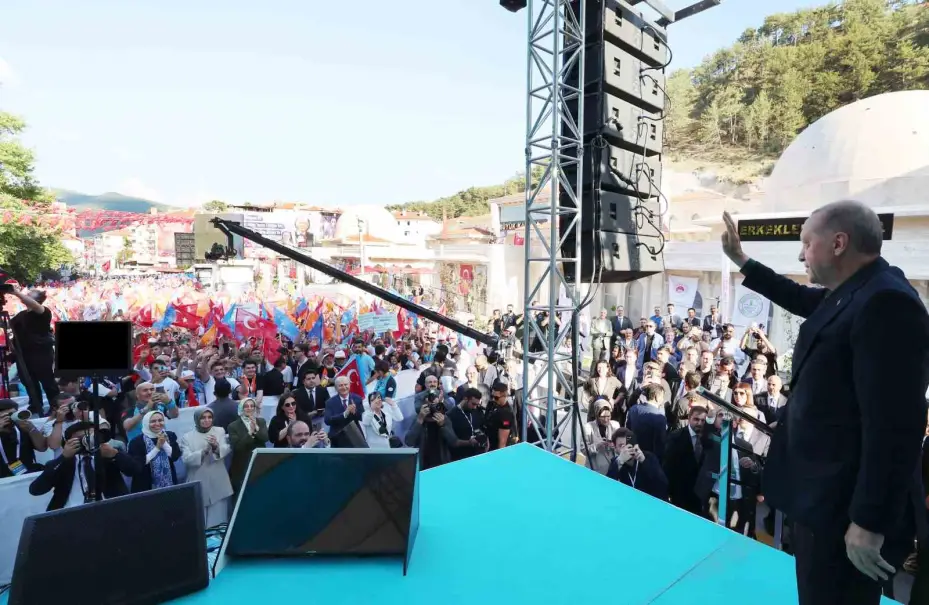 Cumhurbaşkanı Erdoğan: "Ankara’mızı hak ettiği ihtişama kavuşturmak için gece gündüz demeden çalışıyoruz"