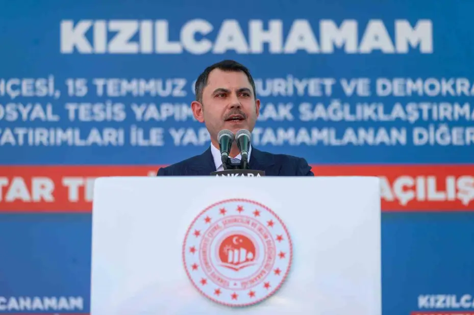 Bakan Kurum: "Bugün bir yandan deprem bölgesinde 250 bin konutu teslim edip, 453 bin hedefine koşarken, diğer taraftan 81 ilimizde on binlerce projeyi yapabilen büyük ve güçlü bir Türkiye var"