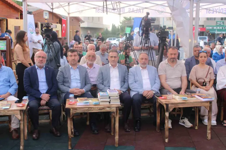 Talas’ta Sahaflar Çarşısı açıldı