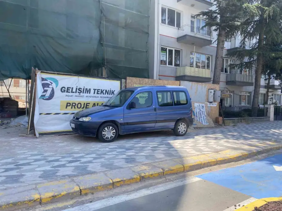 Bisiklet yolları nedeniyle park sorunu yaşayan sürücüler çaresiz kaldı