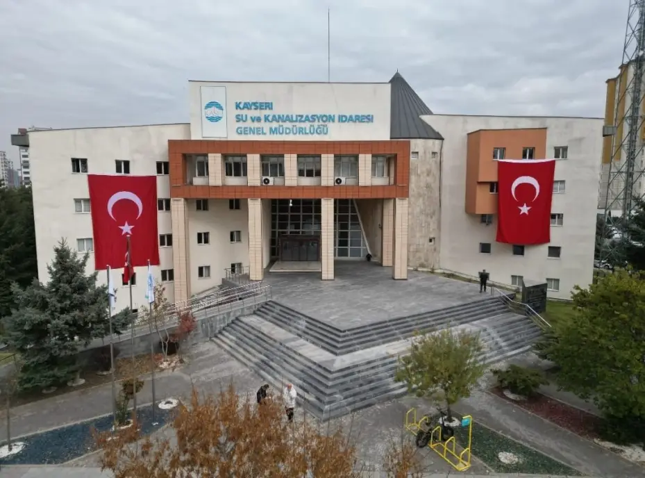 Kayseri Büyükşehir Belediyesi, şehri Türk Bayrakları ile donattı