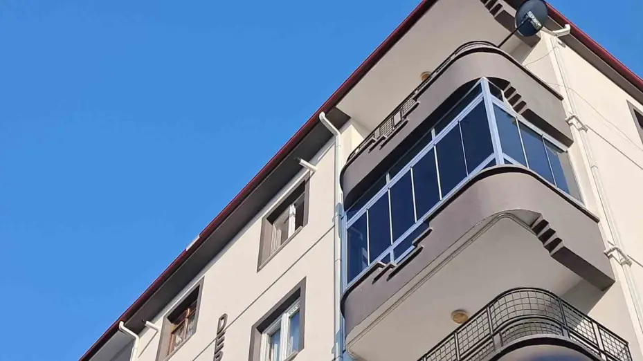 5. kattan düşen 2 yaşındaki çocuk hayatını kaybetti
