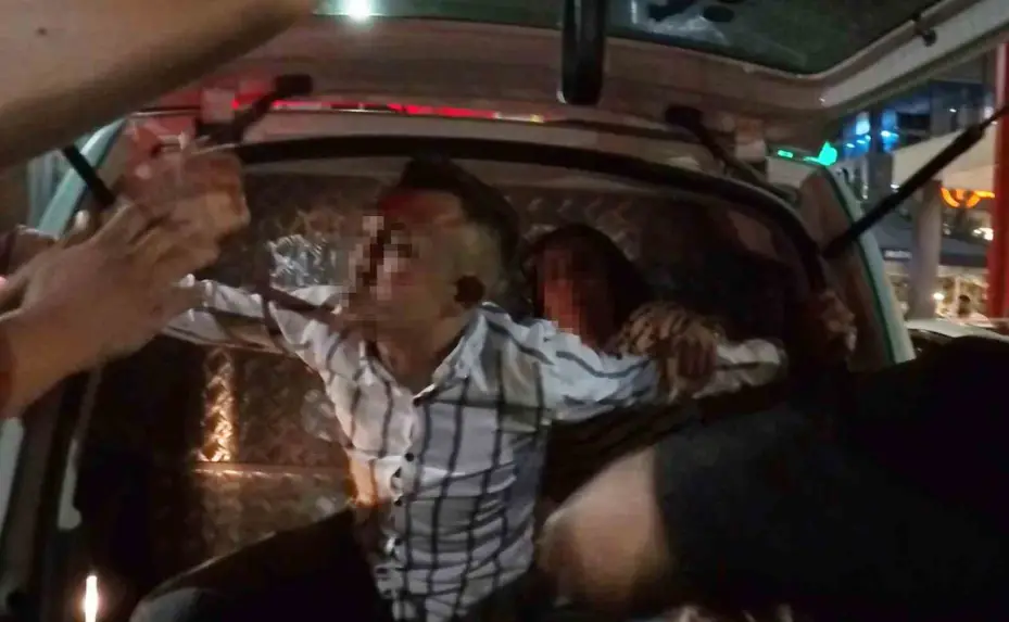 Alkollü sürücü önce polise direnip zorluk çıkardı, sonra polis aracının camını kırdı