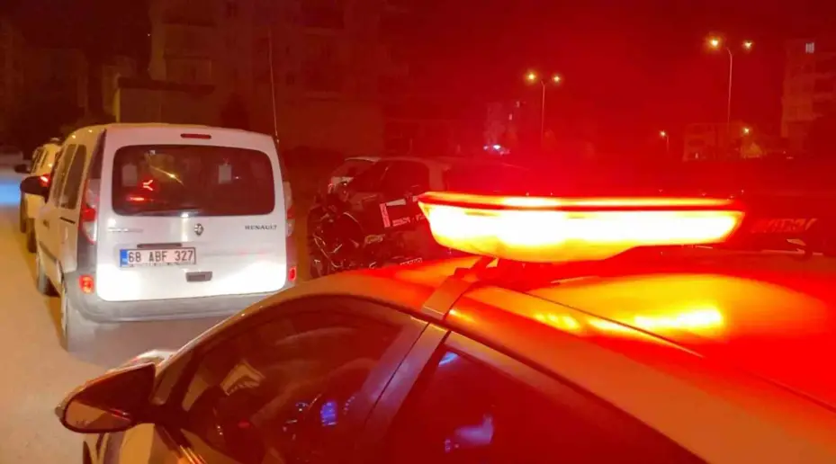 Polisin "dur" ihtarına uymadı, ehliyetsiz ve 3.24 promil alkollü çıktı