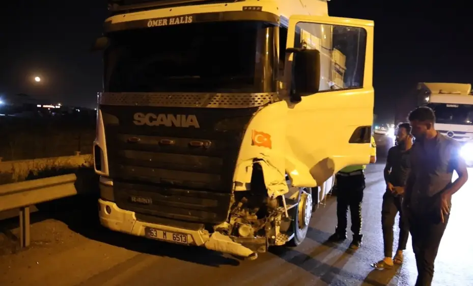 Aksaray’da tır ile 2 otomobil çarpıştı: 1 yaralı
