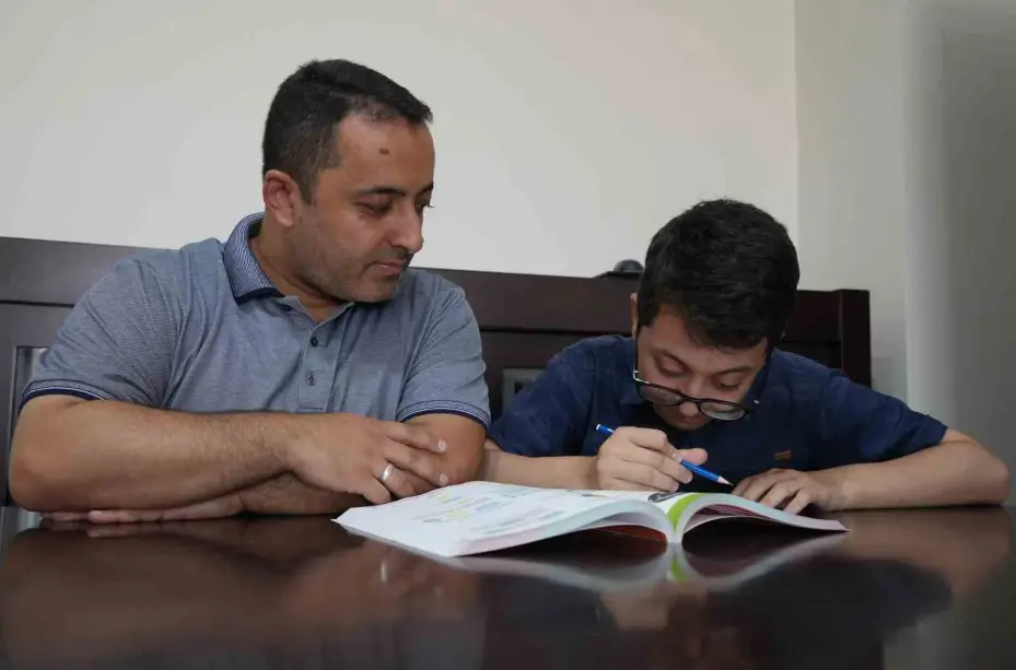 LGS’de engel tanımayan başarı öyküsü: Günde 2 saat çalışabildi, Türkiye birincisi oldu