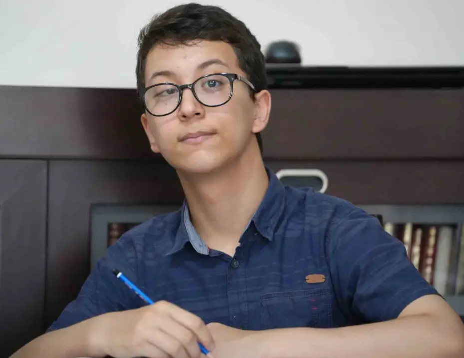 LGS’de engel tanımayan başarı öyküsü: Günde 2 saat çalışabildi, Türkiye birincisi oldu