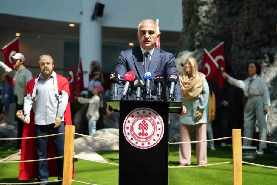 Bakan Ersoy: "Türk milletinin iradesini yok sayanların kaybetmeye mahkum olduklarını o gece yeniden gösterdik"