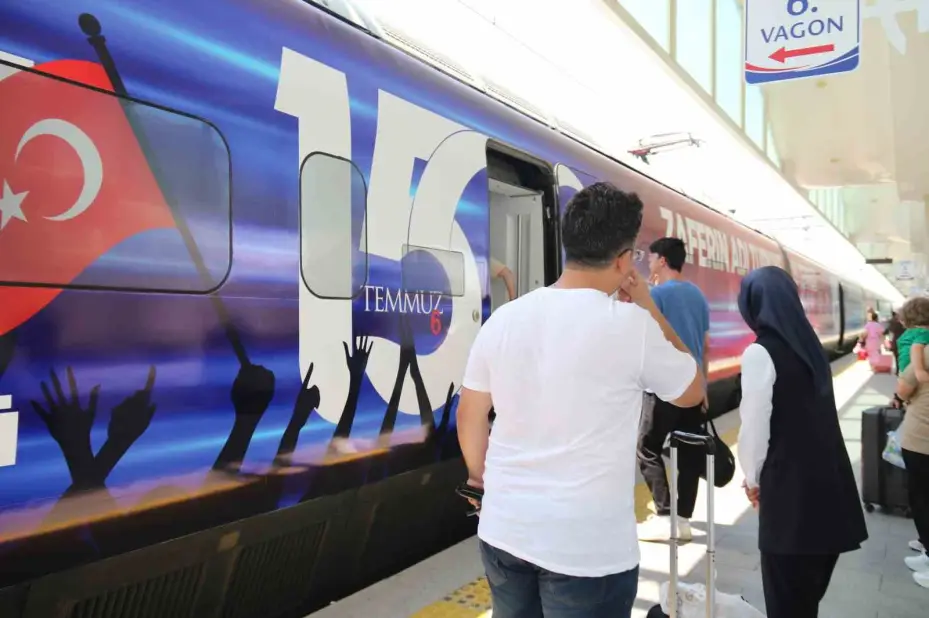100 bin yolcu taşıyacak olan 15 Temmuz Demokrasi ve Milli Birlik Treni Eskişehir’de