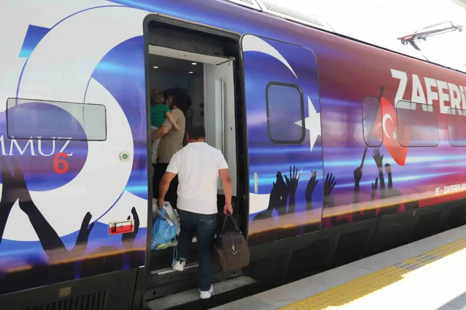 100 bin yolcu taşıyacak olan 15 Temmuz Demokrasi ve Milli Birlik Treni Eskişehir’de