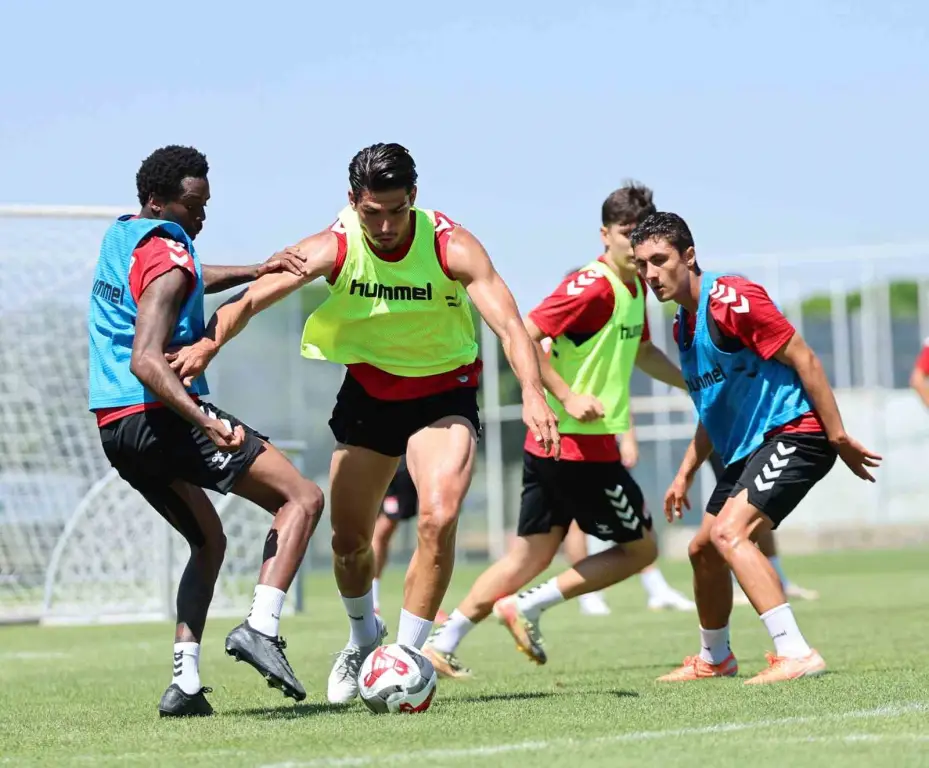 Sivasspor, ilk etap çalışmalarını tamamladı