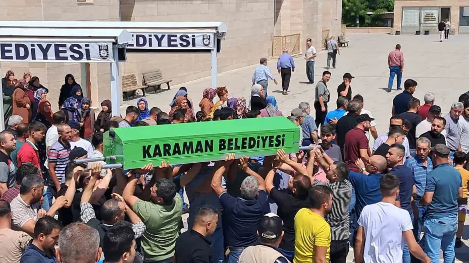 Karaman’da 5’inci kattan düşen 2 yaşındaki Miraç, son yolculuğuna uğurlandı
