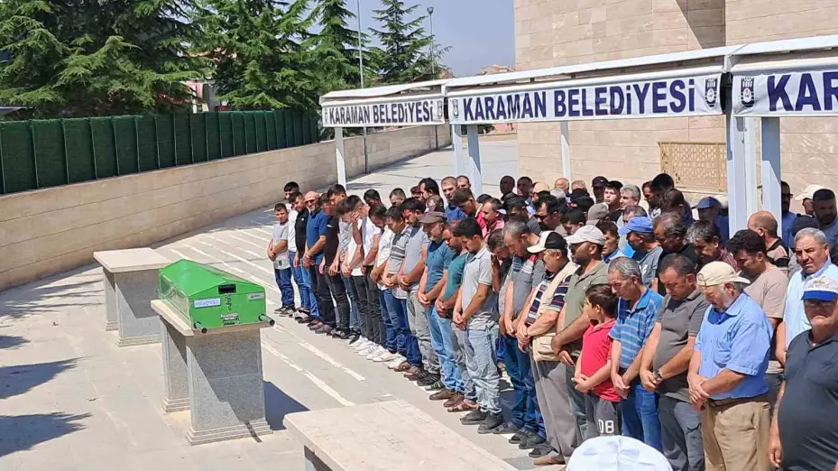 Karaman’da 5’inci kattan düşen 2 yaşındaki Miraç, son yolculuğuna uğurlandı
