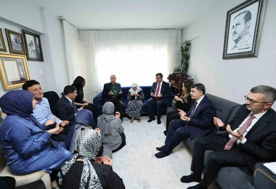Cumhurbaşkanı Erdoğan, 99 yaşındaki şehit annesini ziyaret etti