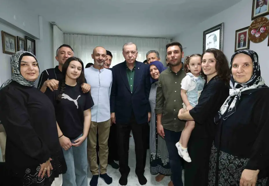 Cumhurbaşkanı Erdoğan, 99 yaşındaki şehit annesini ziyaret etti