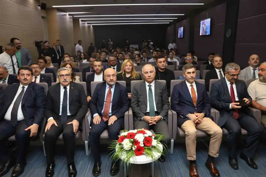 Efkan Ala: "Cumhurbaşkanımızın dirayeti ve milletimizin ferasetiyle 15 Temmuz gecesi Türkiye uçurumun kenarından döndü"