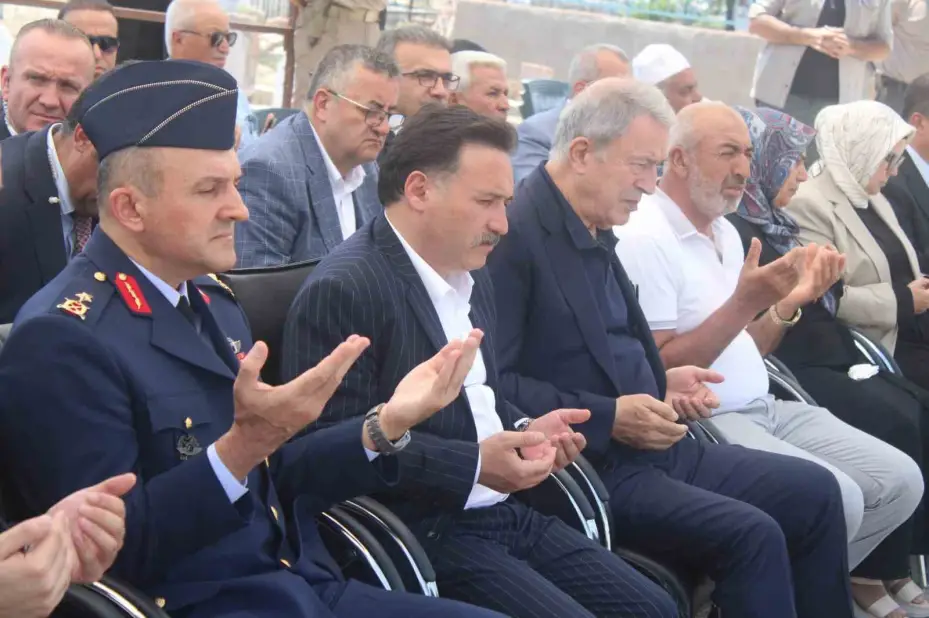 Hulusi Akar: "El birliğiyle çalışarak Terörsüz Türkiye’yi hep beraber inşa edeceğiz"