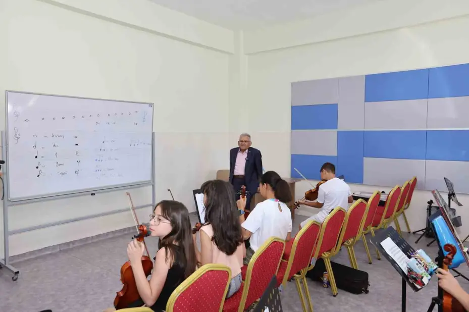 Başkan Büyükkılıç’tan büyükşehirin hizmet birimlerine ziyaret
