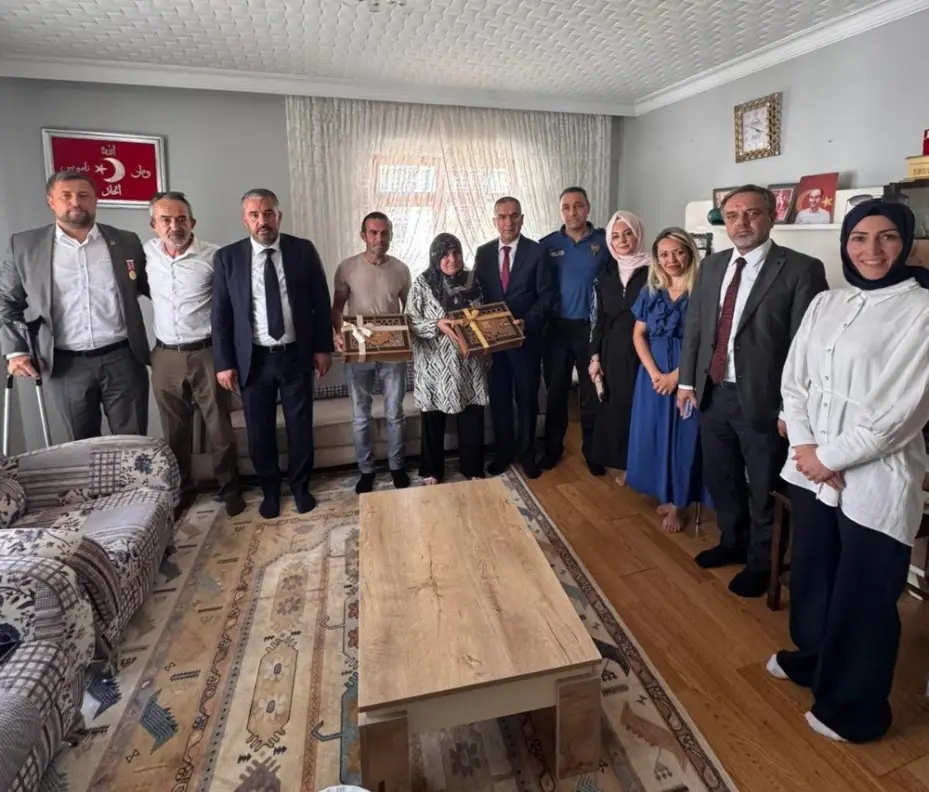 Pursaklar Belediye Başkanı Çetin, 15 Temmuz şehitlerinin ailelerini ve gazileri ziyaret etti