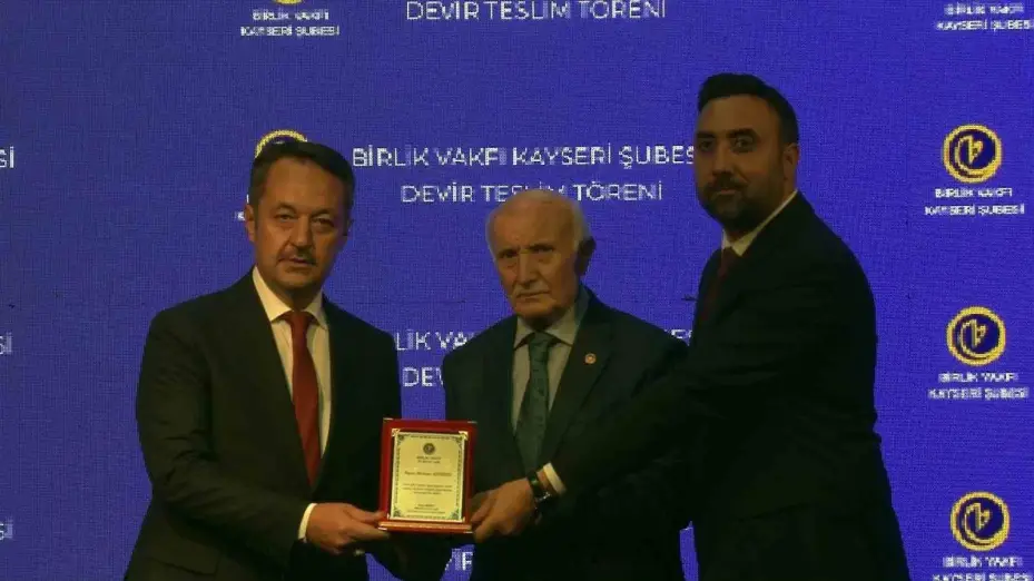 Hulusi Akar: "Biz terörü, teröristi unutmadık fakat bunu bitirmemiz lazım diyoruz"