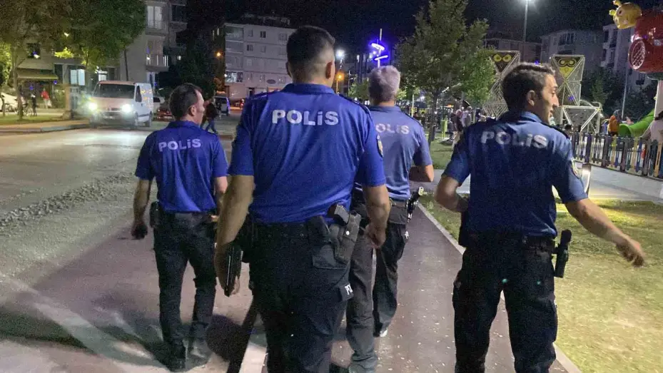 Aksaray’da asayiş ekipleri park ve bahçelerde kuş uçurtmuyor