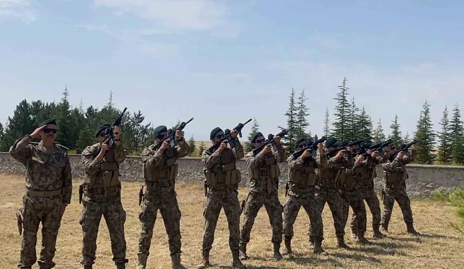 Şehit Fatih Dalgıç kabri başında dualarla anıldı