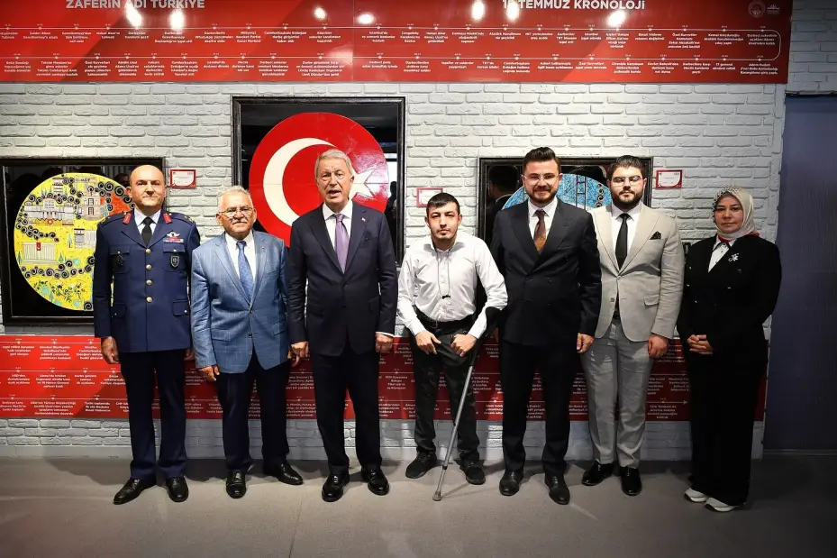 Kayseri Büyükşehir, 15 Temmuz’un ruhunu sanatla anlattı: ‘Zaferin Adı Türkiye’ sergisi açıldı