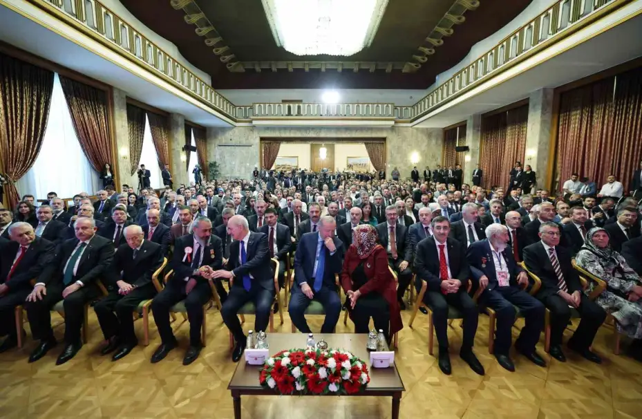 Cumhurbaşkanı Erdoğan: "Çok kutuplu dünyada Türkiye’miz yeni bir kutup başı olarak İnşallah hak ettiği yeri alacaktır"