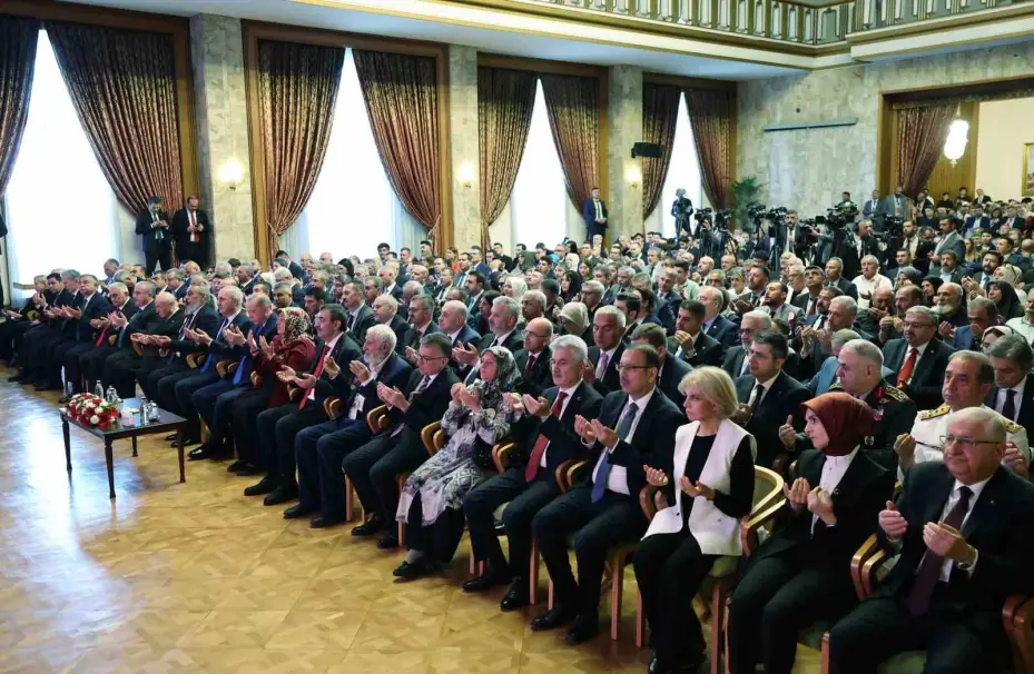 Cumhurbaşkanı Erdoğan: "Çok kutuplu dünyada Türkiye’miz yeni bir kutup başı olarak İnşallah hak ettiği yeri alacaktır"