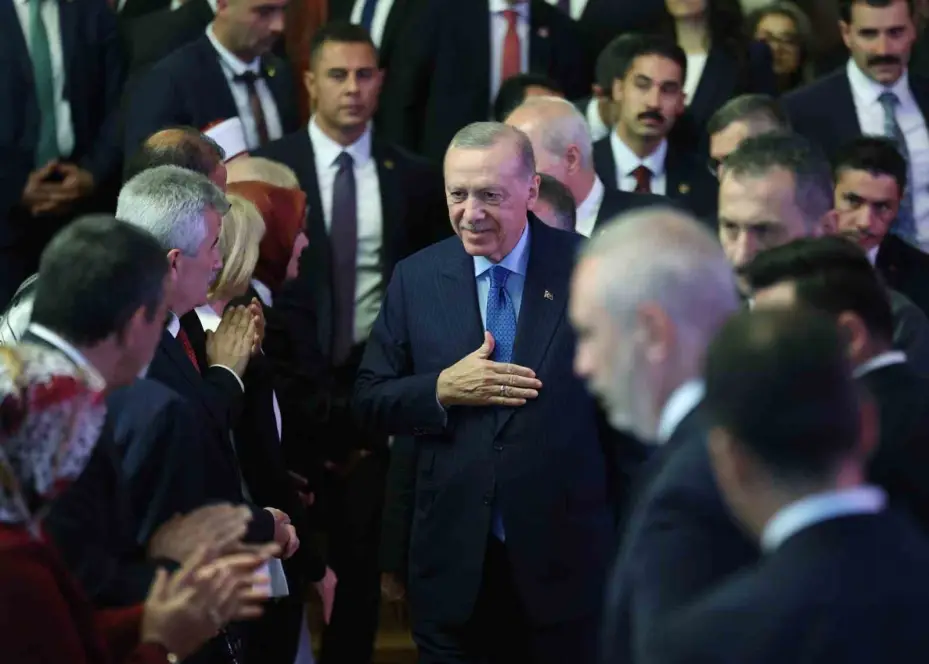 Cumhurbaşkanı Erdoğan: "Çok kutuplu dünyada Türkiye’miz yeni bir kutup başı olarak İnşallah hak ettiği yeri alacaktır"