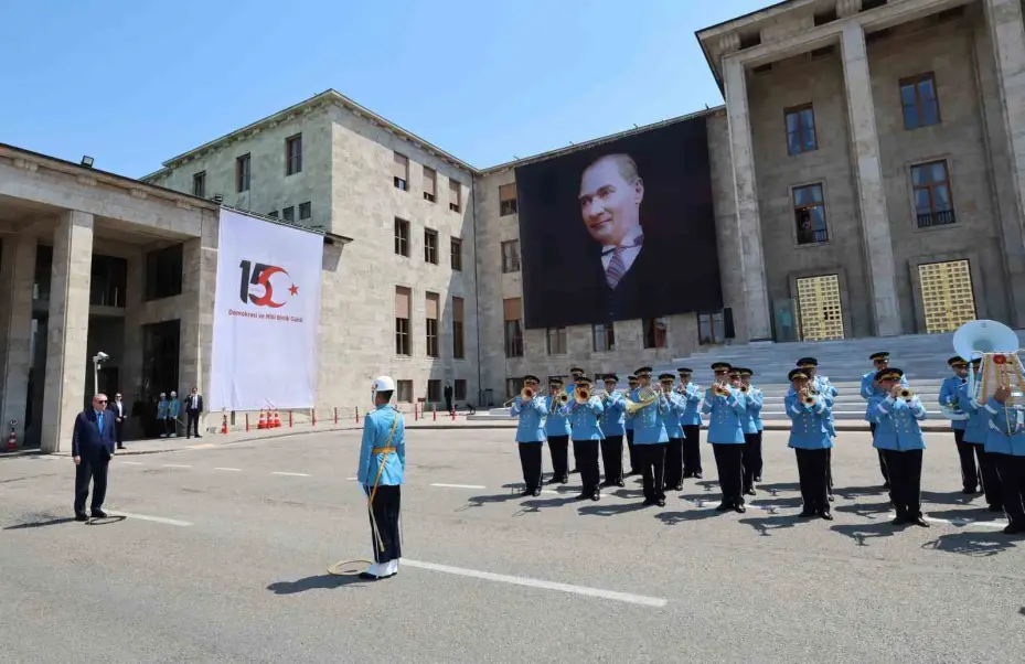 Cumhurbaşkanı Erdoğan: "Çok kutuplu dünyada Türkiye’miz yeni bir kutup başı olarak İnşallah hak ettiği yeri alacaktır"