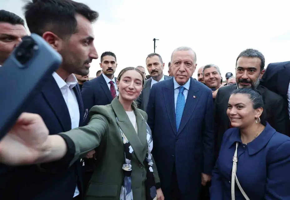 Cumhurbaşkanı Erdoğan: "Devletine ihanet edenler, milletine kurşun sıkanlar, ruhunu 1 dolara satan alçaklar bunun bedelini mutlaka ödeyecekler"