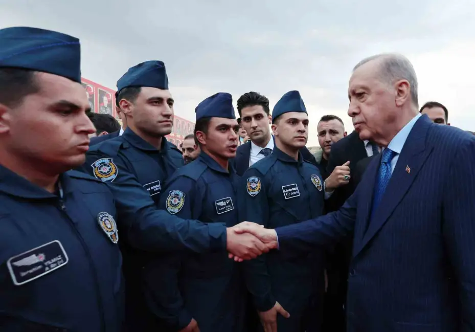 Cumhurbaşkanı Erdoğan: "Devletine ihanet edenler, milletine kurşun sıkanlar, ruhunu 1 dolara satan alçaklar bunun bedelini mutlaka ödeyecekler"