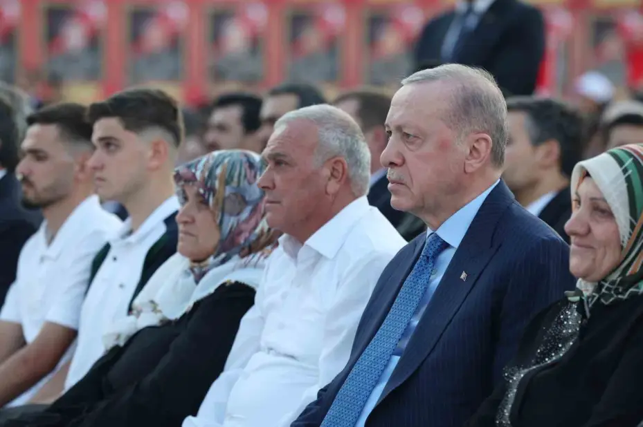 Cumhurbaşkanı Erdoğan: "Devletine ihanet edenler, milletine kurşun sıkanlar, ruhunu 1 dolara satan alçaklar bunun bedelini mutlaka ödeyecekler"