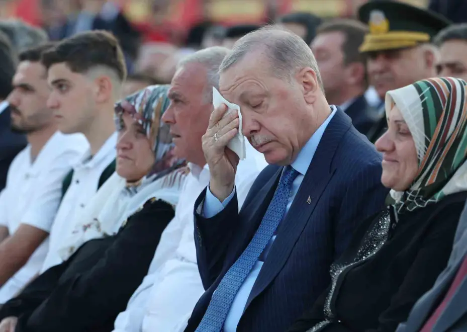 Cumhurbaşkanı Erdoğan: "Devletine ihanet edenler, milletine kurşun sıkanlar, ruhunu 1 dolara satan alçaklar bunun bedelini mutlaka ödeyecekler"