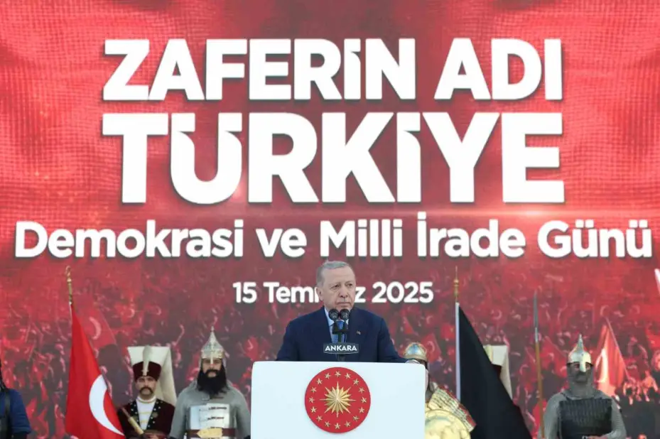 Cumhurbaşkanı Erdoğan: "Devletine ihanet edenler, milletine kurşun sıkanlar, ruhunu 1 dolara satan alçaklar bunun bedelini mutlaka ödeyecekler"