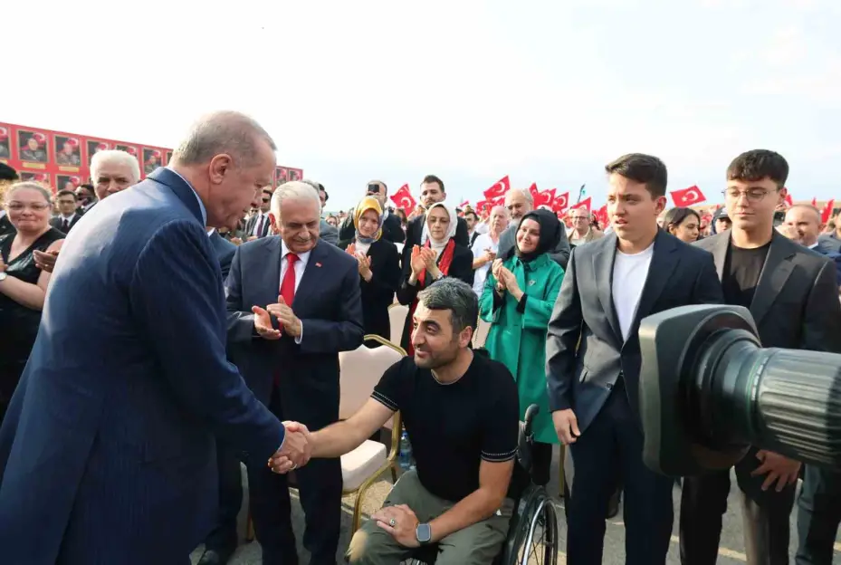 Cumhurbaşkanı Erdoğan: "Devletine ihanet edenler, milletine kurşun sıkanlar, ruhunu 1 dolara satan alçaklar bunun bedelini mutlaka ödeyecekler"