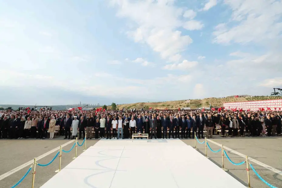 Cumhurbaşkanı Erdoğan: "Devletine ihanet edenler, milletine kurşun sıkanlar, ruhunu 1 dolara satan alçaklar bunun bedelini mutlaka ödeyecekler"