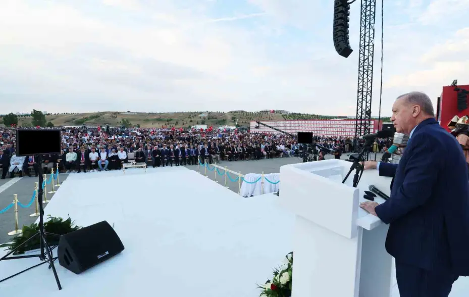 Cumhurbaşkanı Erdoğan: "Devletine ihanet edenler, milletine kurşun sıkanlar, ruhunu 1 dolara satan alçaklar bunun bedelini mutlaka ödeyecekler"