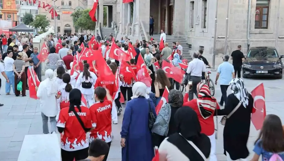 Aksaray’da 15 Temmuz hain darbe girişiminin yıldönümünde şehitler anıldı
