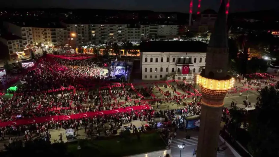 Sivas’ta "15 Temmuz Milli Birlik ve Demokrasi Yürüyüşü" düzenlendi, meydan doldu taştı