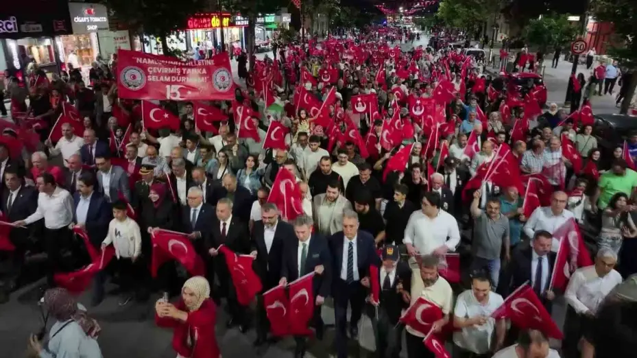 Sivas’ta "15 Temmuz Milli Birlik ve Demokrasi Yürüyüşü" düzenlendi, meydan doldu taştı
