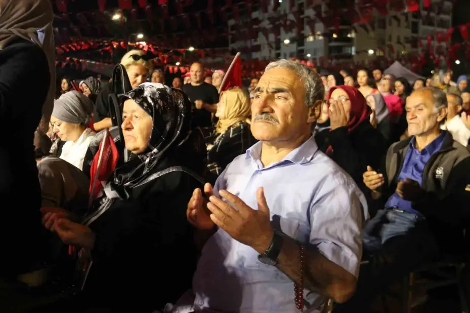 Sivas’ta "15 Temmuz Milli Birlik ve Demokrasi Yürüyüşü" düzenlendi, meydan doldu taştı