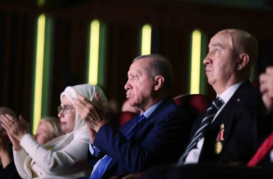 Cumhurbaşkanı Erdoğan, "En Uzun Gece" destanının ilk temsiline katıldı