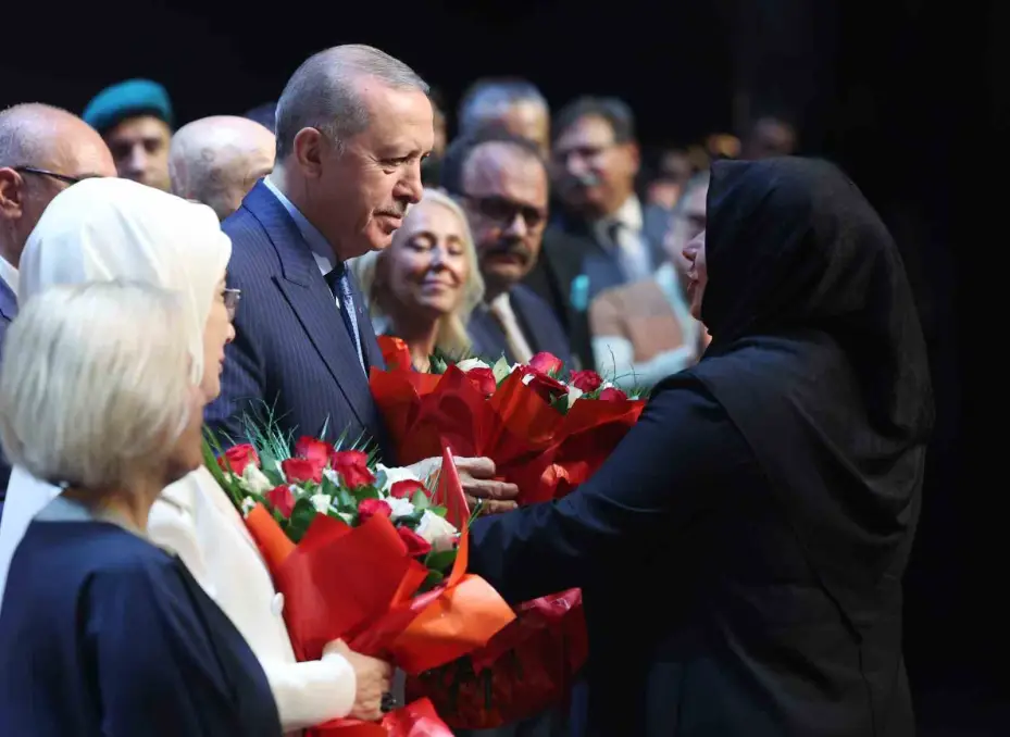 Cumhurbaşkanı Erdoğan, "En Uzun Gece" destanının ilk temsiline katıldı