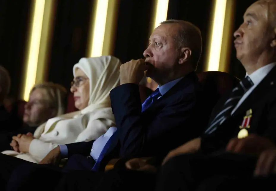 Cumhurbaşkanı Erdoğan, "En Uzun Gece" destanının ilk temsiline katıldı
