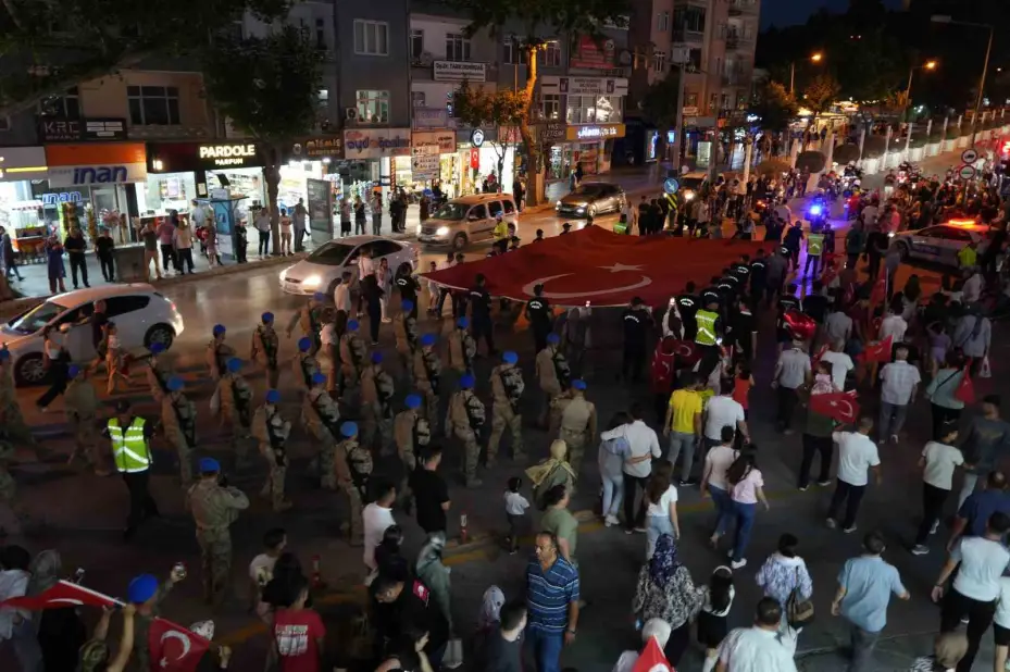 Niğde’de 15 Temmuz fener alayı düzenlendi