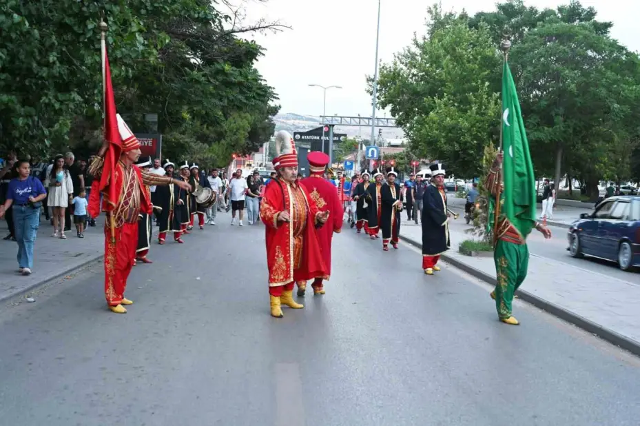 İhanetin karşısında milletin zaferi 9. yılında: Aynı ruhla yeniden meydanlar doldu