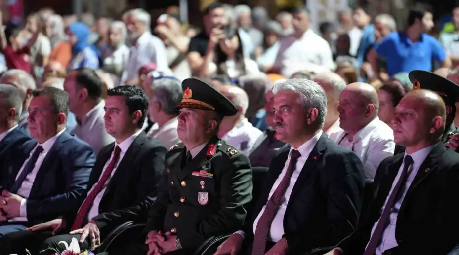 İhanetin karşısında milletin zaferi 9. yılında: Aynı ruhla yeniden meydanlar doldu